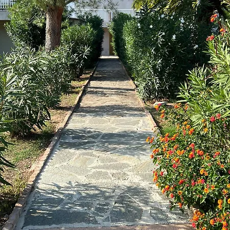 Appartamento Fiori Di Cala Rossa Résidence Hôtelière *