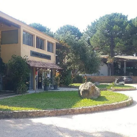Fiori Di Cala Rossa Résidence Hôtelière Appartamento Lecci