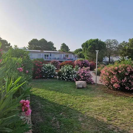 Fiori Di Cala Rossa Hoteliere Apartmán *