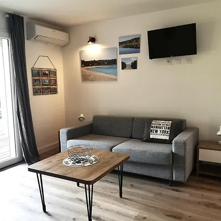 Fiori Di Cala Rossa Hoteliere דירה