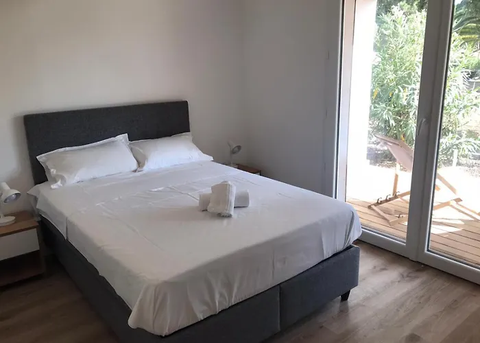 Fiori Di Cala Rossa Hoteliere Lecci